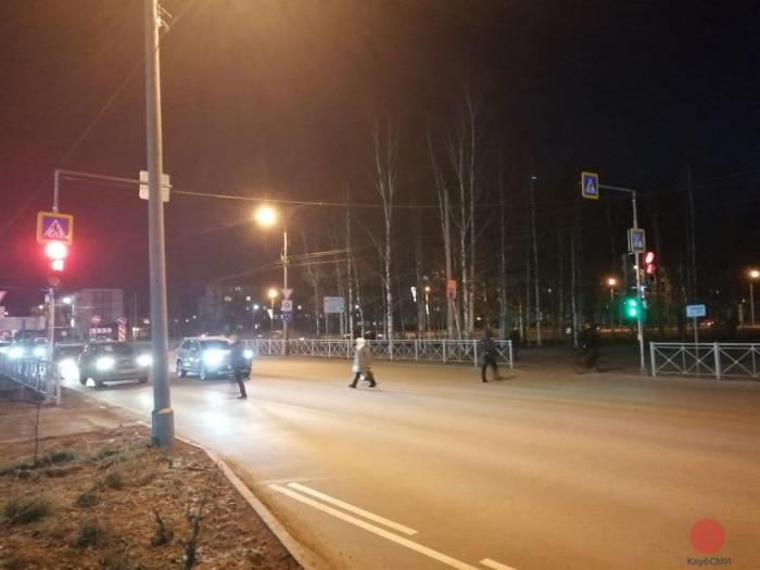 В Северодвинске заработал новый светофор для пешеходов